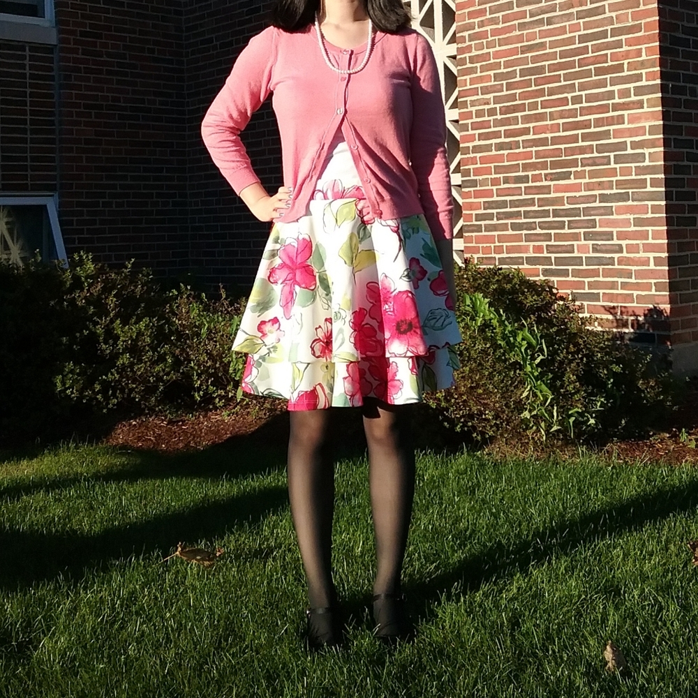 Tiered Floral Mini Skirt Size Medium